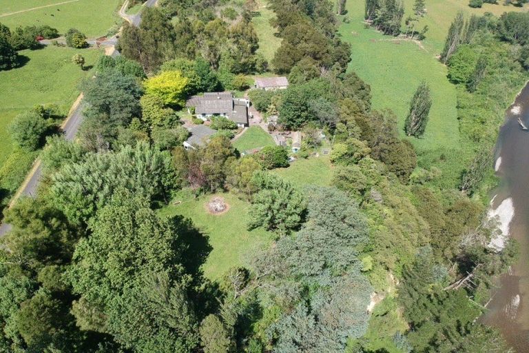 Photo of property in 124 Awahou Road South, Ashhurst, 4884