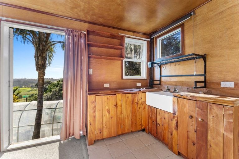 Photo of property in 200 Tawa Road, Kumeu, 0891