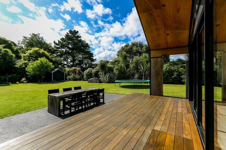 Photo of property in 23c Arden Place, Oakura, 4314