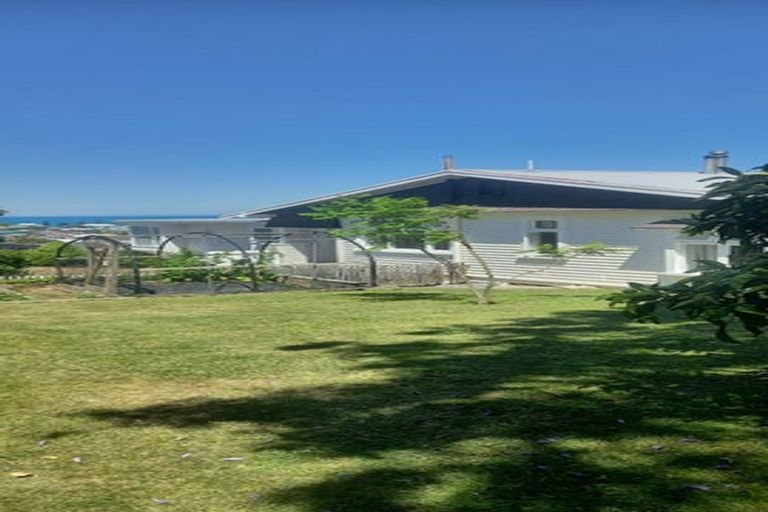 Photo of property in 21 Enfield Road, Hospital Hill, Napier, 4110