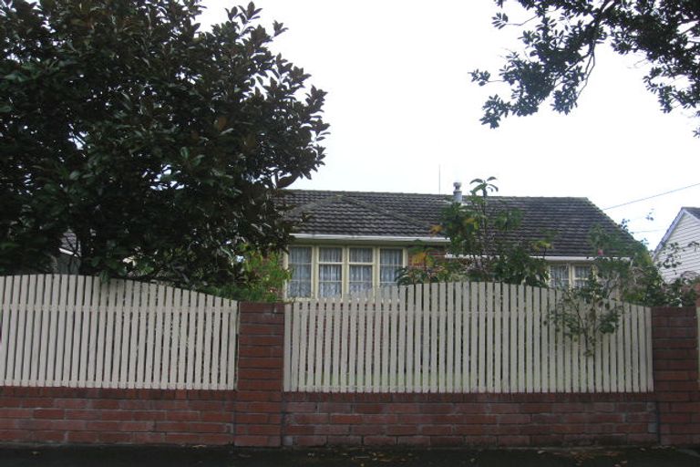 Photo of property in 10 Mawson Street, Waiwhetu, Lower Hutt, 5010