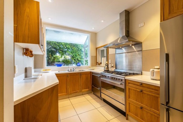 Photo of property in 16 Richmond Avenue, Nelson South, Nelson, 7010