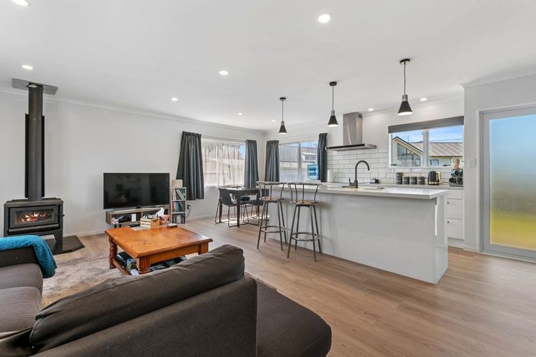 Photo of property in 14b Pohutukawa Drive, Owhata, Rotorua, 3010