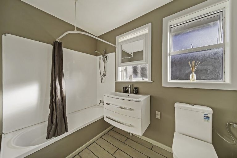 Photo of property in 6 Carisbrooke Street, Aranui, Christchurch, 8061