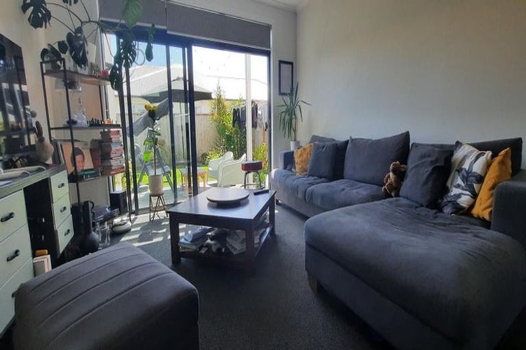 Photo of property in 14 Kauamo Close, Waiwhetu, Lower Hutt, 5010