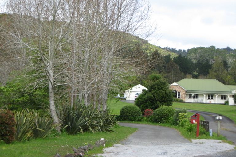 Photo of property in 66 Anzac Road, Waitakere, Auckland, 0816