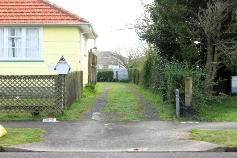 Photo of property in 25b Ross Crescent, Fairfield, Hamilton, 3214