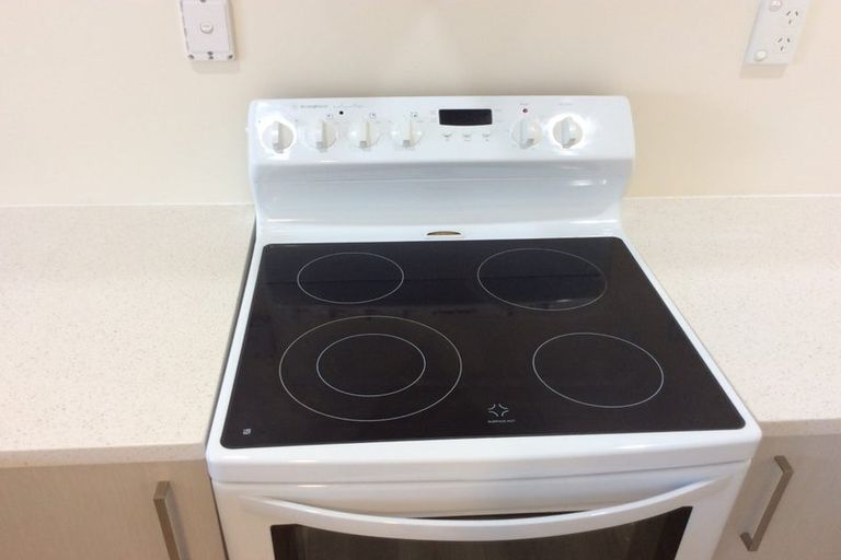 Photo of property in 17 Sapphire Place, Bayview, Auckland, 0629