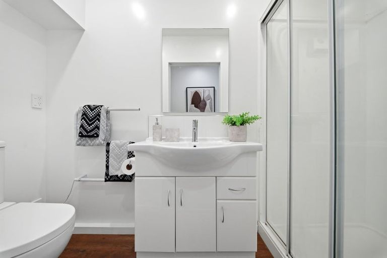 Photo of property in 2/82 Packe Street, Edgeware, Christchurch, 8013