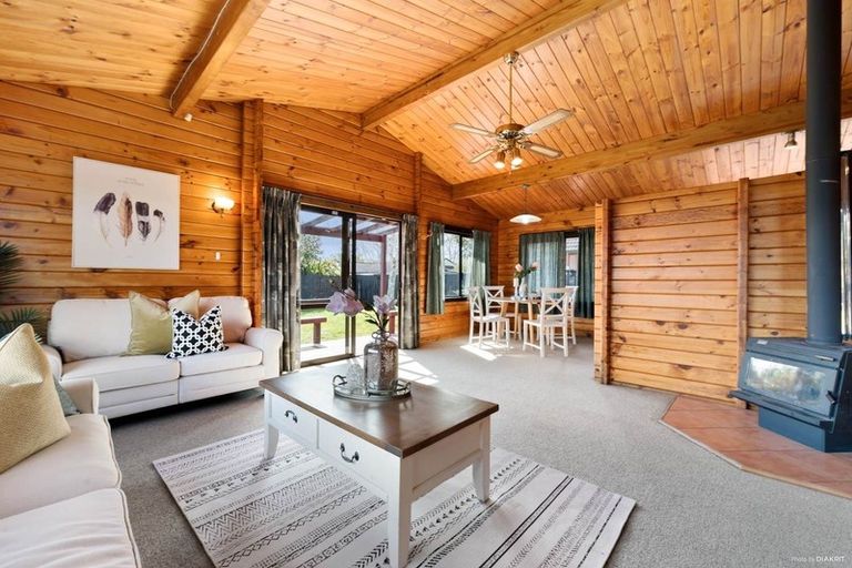 Photo of property in 123 Botany Road, Botany Downs, Auckland, 2010