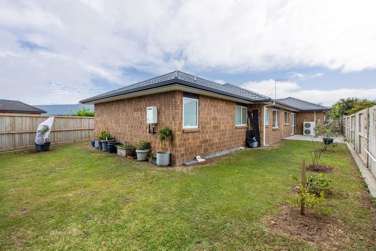 Photo of property in 5 Allgood Place, Rototuna North, Hamilton, 3210