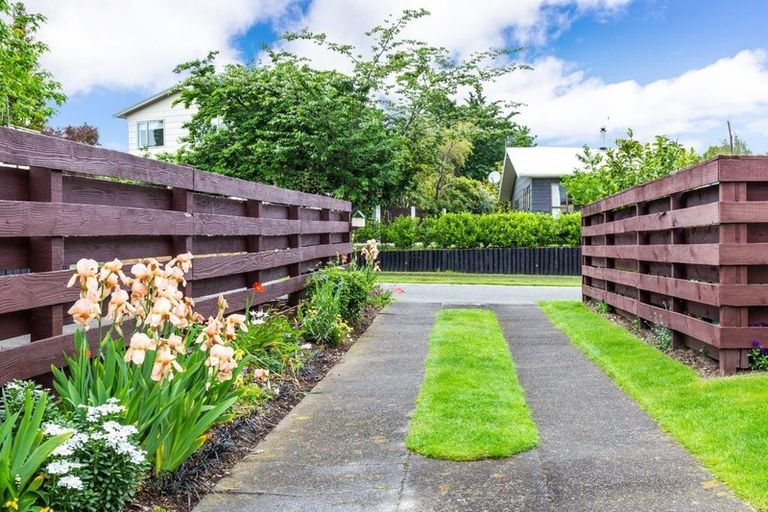 Photo of property in 2/18 Holland Grove, Richmond Heights, Taupo, 3330