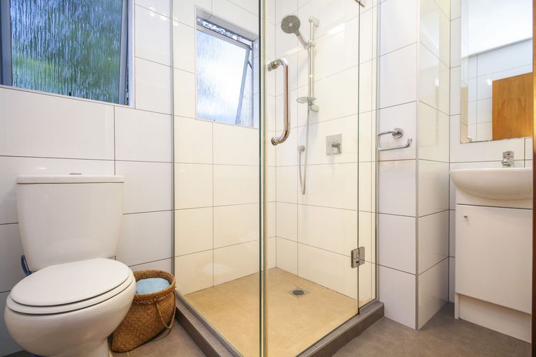 Photo of property in 299 Titirangi Road, Titirangi, Auckland, 0604