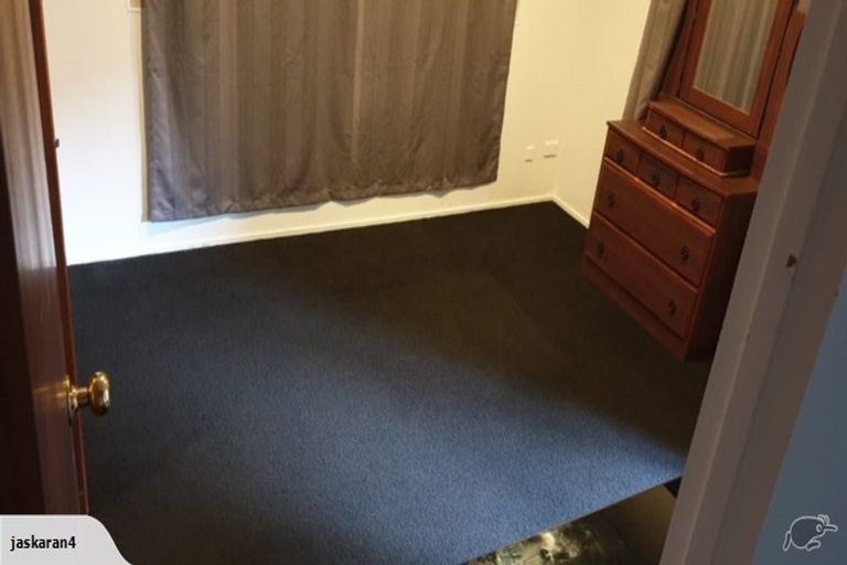 Photo of property in 24 Gibbs Crescent, Red Hill, Papakura, 2110