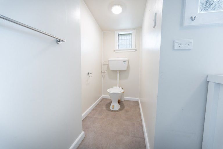 Photo of property in 9 Queen Street, Albury, Cave, 7984