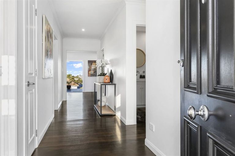 Photo of property in 121 Hinemoa Street, Birkenhead, Auckland, 0626