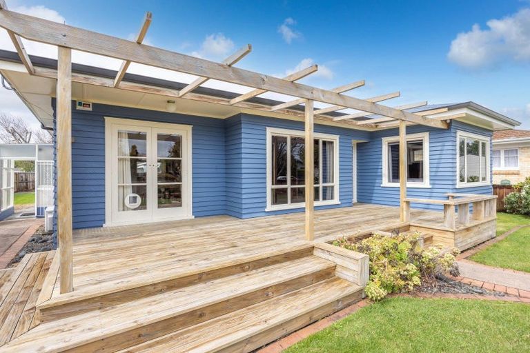 Photo of property in 20 Oxford Street, Fairfield, Hamilton, 3214