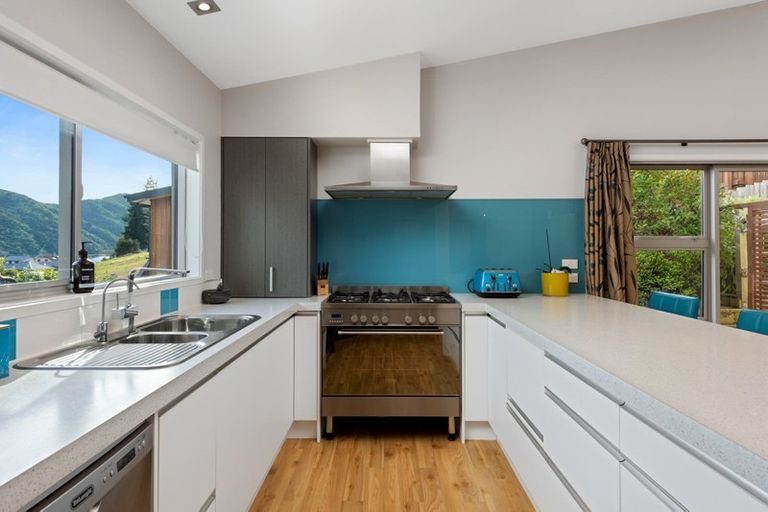 Photo of property in 9 Bell Bird Rise, Picton, 7220