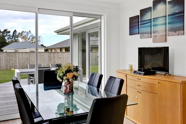 Photo of property in 53 Maire Street, Inglewood, 4330