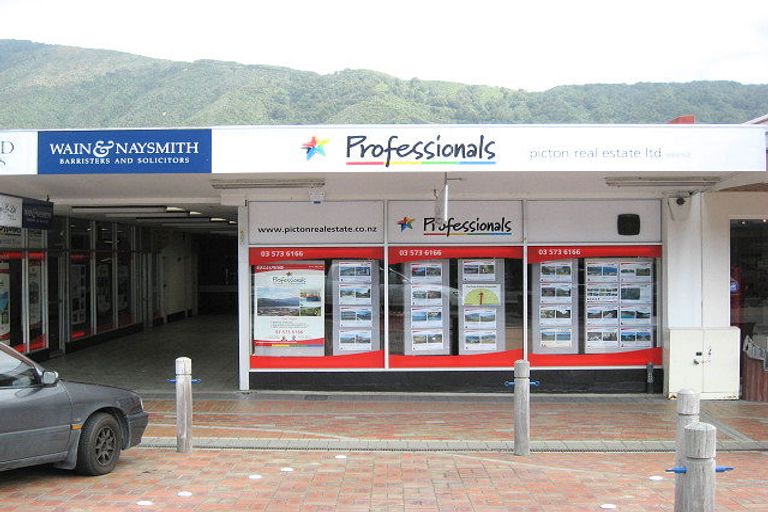 Photo of property in 37c High Street, Picton, 7220