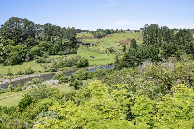 Photo of property in 5c Lindaver Grove, Merrilands, New Plymouth, 4312