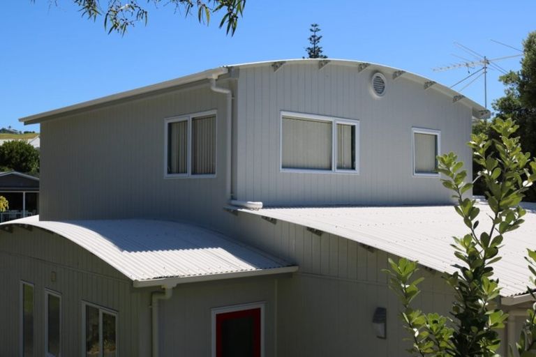 Photo of property in 18 Rewa Place, Russell, 0202