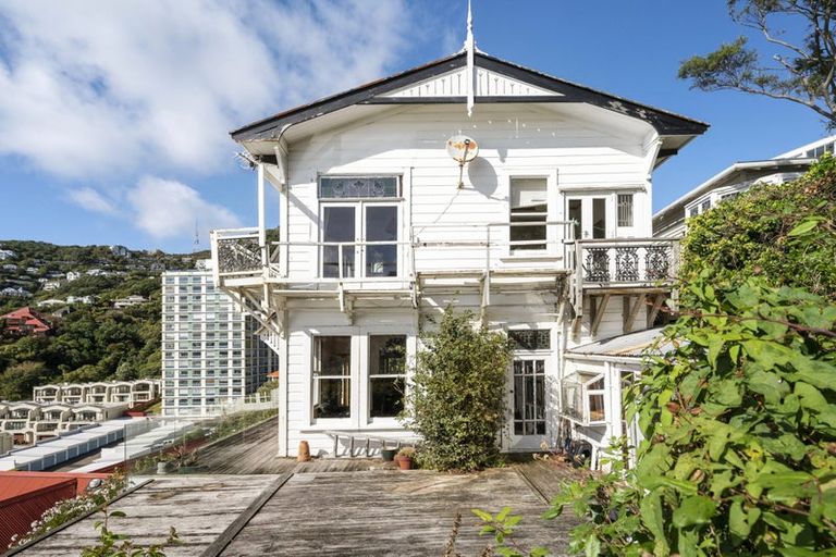 Photo of property in 3 Oriental Terrace, Oriental Bay, Wellington, 6011