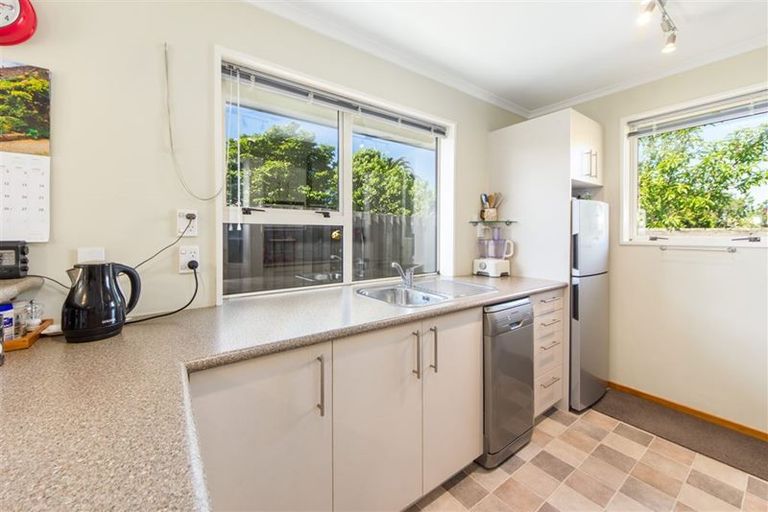 Photo of property in 2/37 Tivoli Place, Bishopdale, Christchurch, 8053
