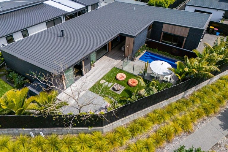 Photo of property in 4 Awatira Drive, Papamoa Beach, Papamoa, 3118