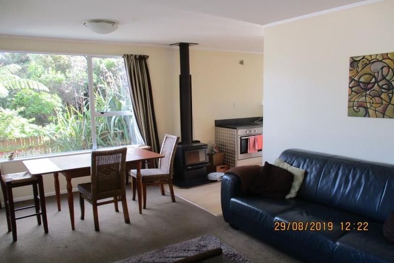 Photo of property in 3 Spruce Grove, Ranui, Porirua, 5024