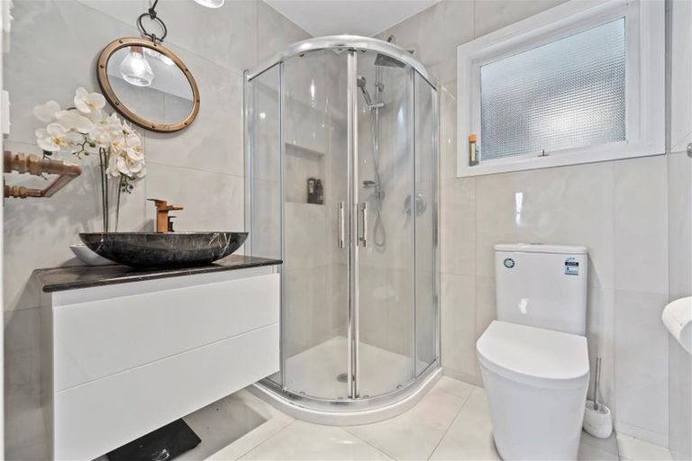 Photo of property in 2 Bickerstaffe Road, Maungaturoto, 0520