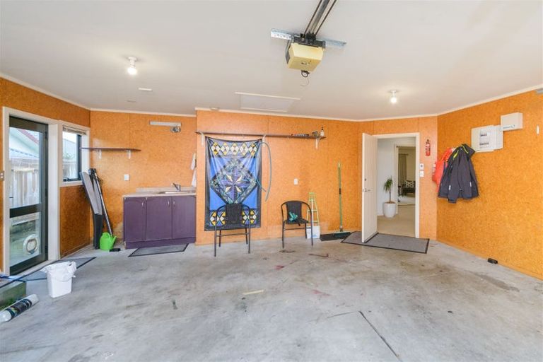 Photo of property in 3 Virginia Grove, Milson, Palmerston North, 4414