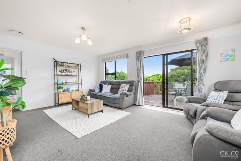 Photo of property in 180 Holborn Drive, Stokes Valley, Lower Hutt, 5019