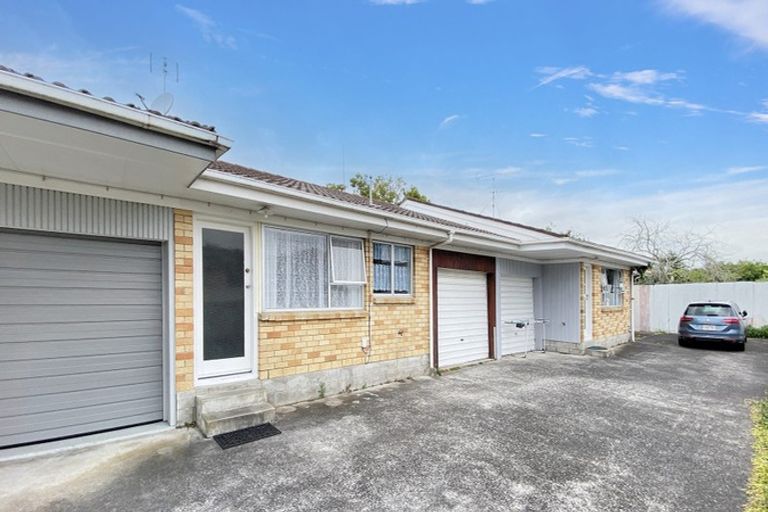 Photo of property in 2/12 Hazelmere Road, Sandringham, Auckland, 1025