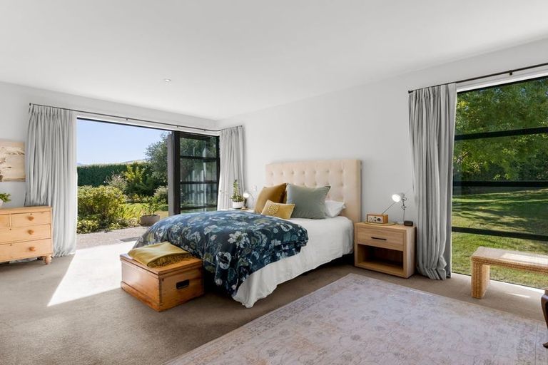 Photo of property in 251 Beacon Point Road, Wanaka, 9305