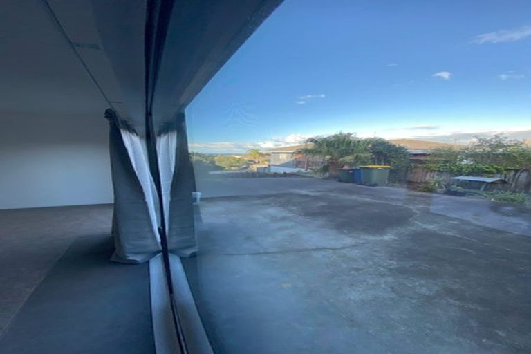 Photo of property in 2/3 Charmaine Road, Torbay, Auckland, 0630