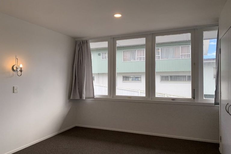 Photo of property in 4130 Great North Road, Glendene, Auckland, 0602