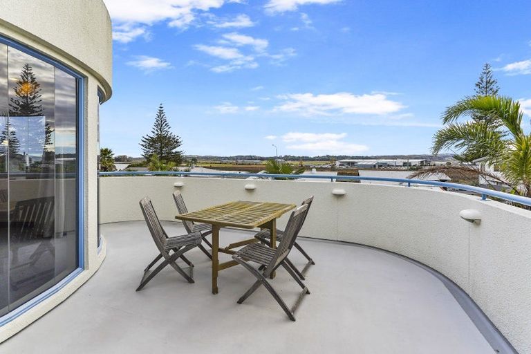 Photo of property in 24c The Esplanade, Westshore, Napier, 4110