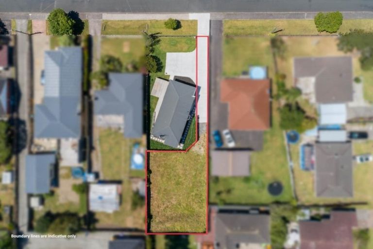 Photo of property in 111a Matipo Road, Te Atatu Peninsula, Auckland, 0610