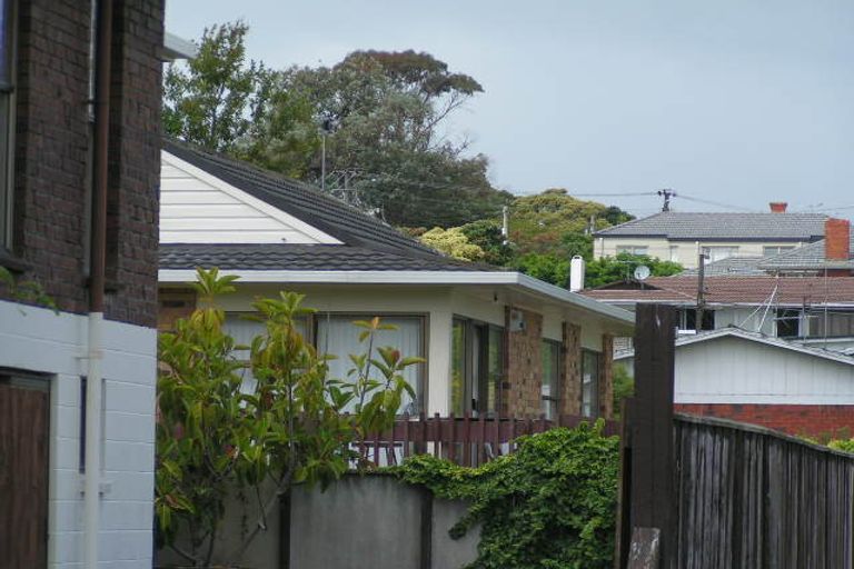 Photo of property in 2/10 Harley Road, Hauraki, Auckland, 0622