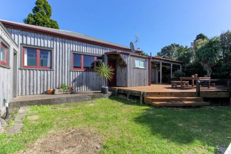 Photo of property in 65 Carthew Street, Okato, 4335