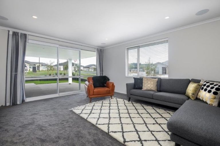 Photo of property in 2 Helenvale Crescent, Pokeno, 2402