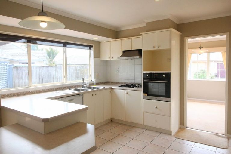 Photo of property in 65 Bob Charles Drive, Golflands, Auckland, 2013