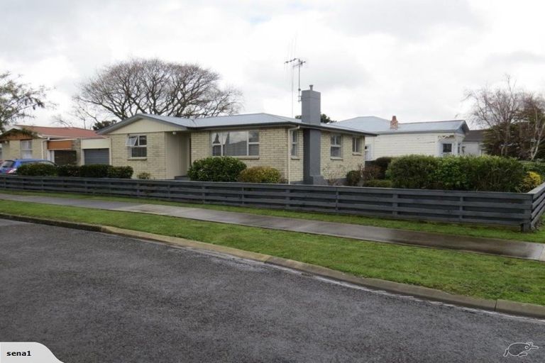 Photo of property in 30 Montgomery Street, Feilding, 4702