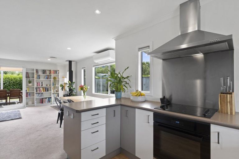 Photo of property in 28 Cotter Street, Greytown, 5712