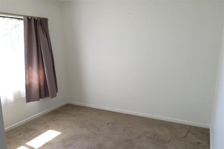 Photo of property in 4 Kopu Place, Clendon Park, Auckland, 2103