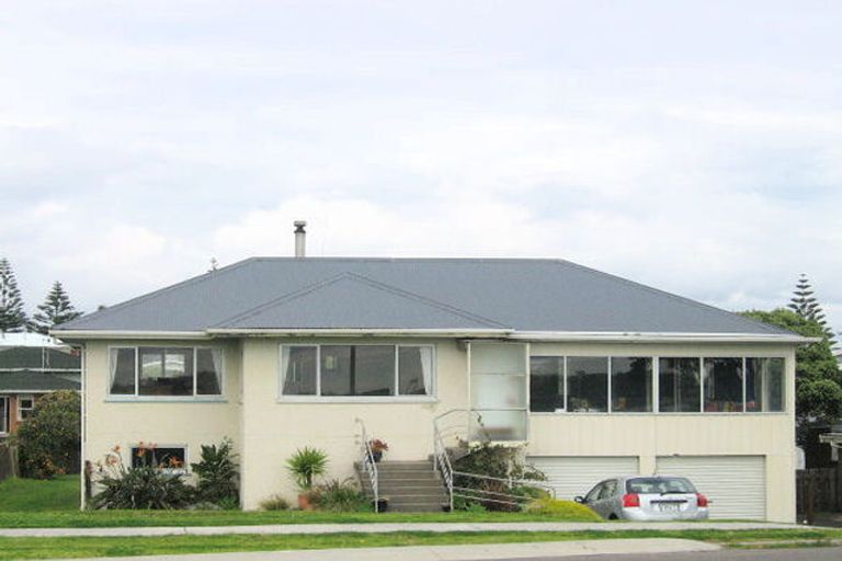 Photo of property in 2 Oceanbeach Road, Mount Maunganui, 3116