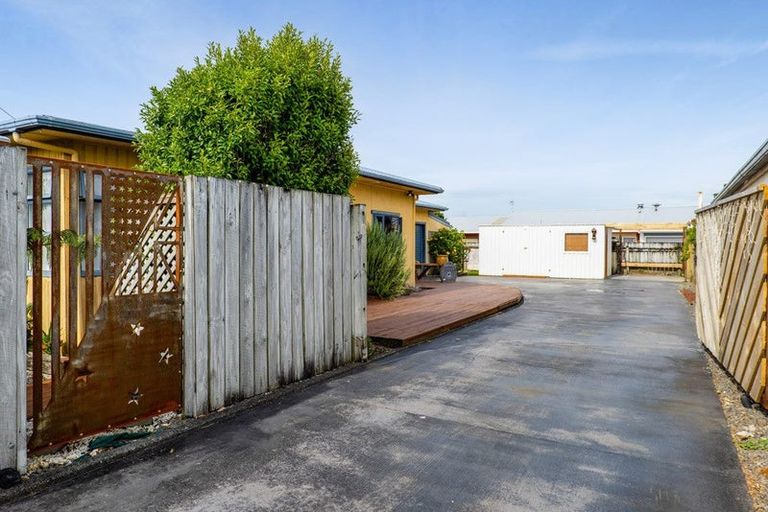 Photo of property in 58 Record Street, Fitzroy, New Plymouth, 4312