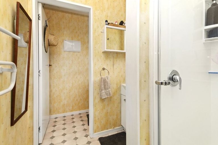 Photo of property in 1 Westhaven Drive, Tawa, Wellington, 5028