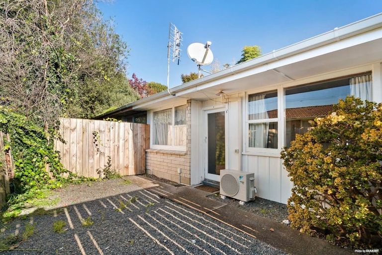 Photo of property in 2/14 Pratt Street, Papakura, 2110